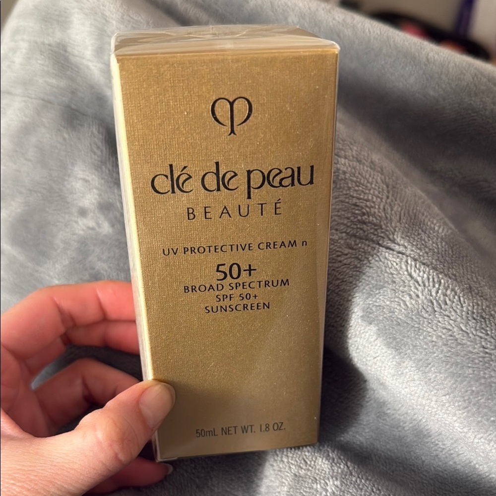 Clé de Peau Beauté UV Protective Cream